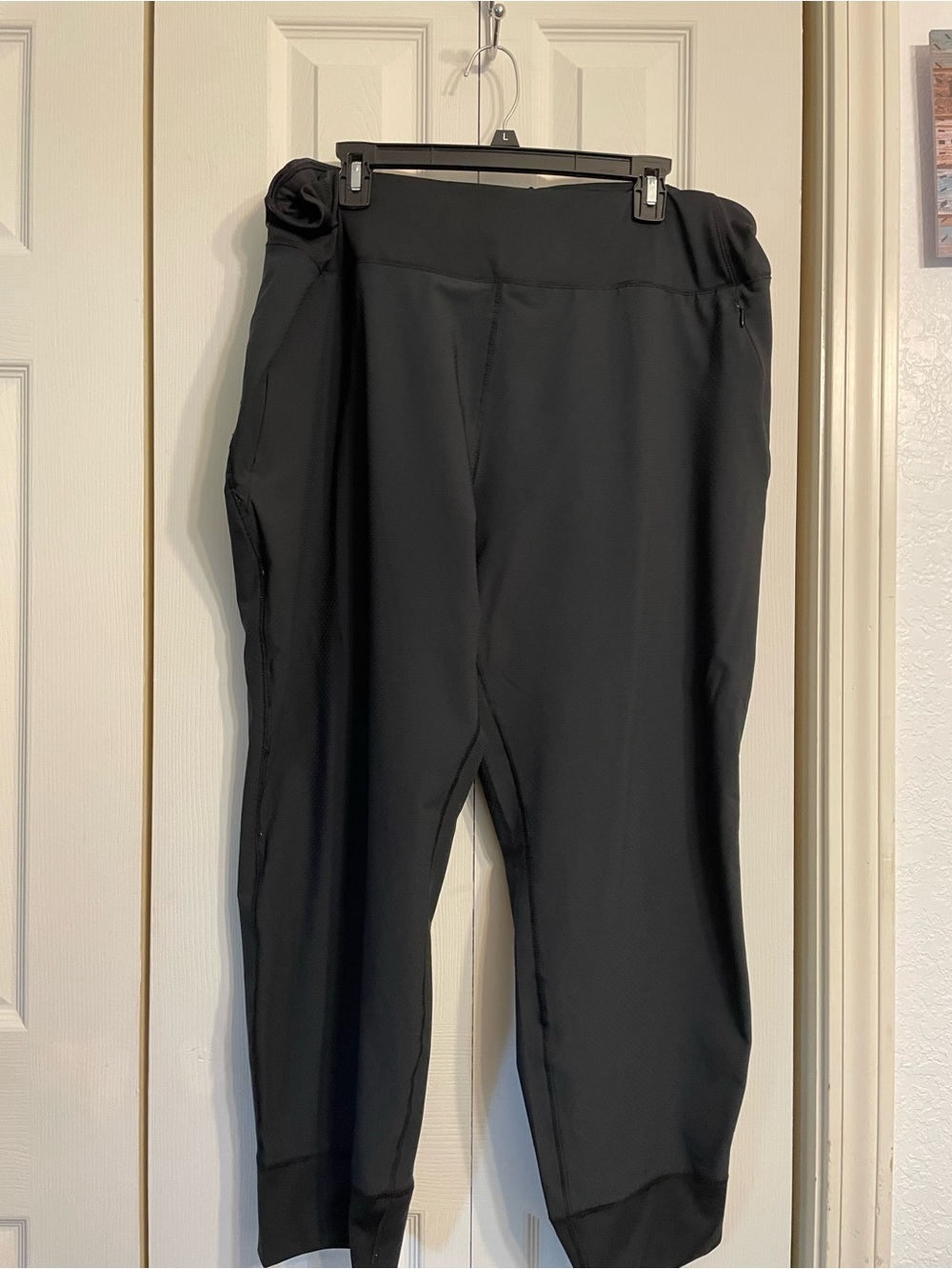 Ascend Black Performance Leggings with Inner Pocket